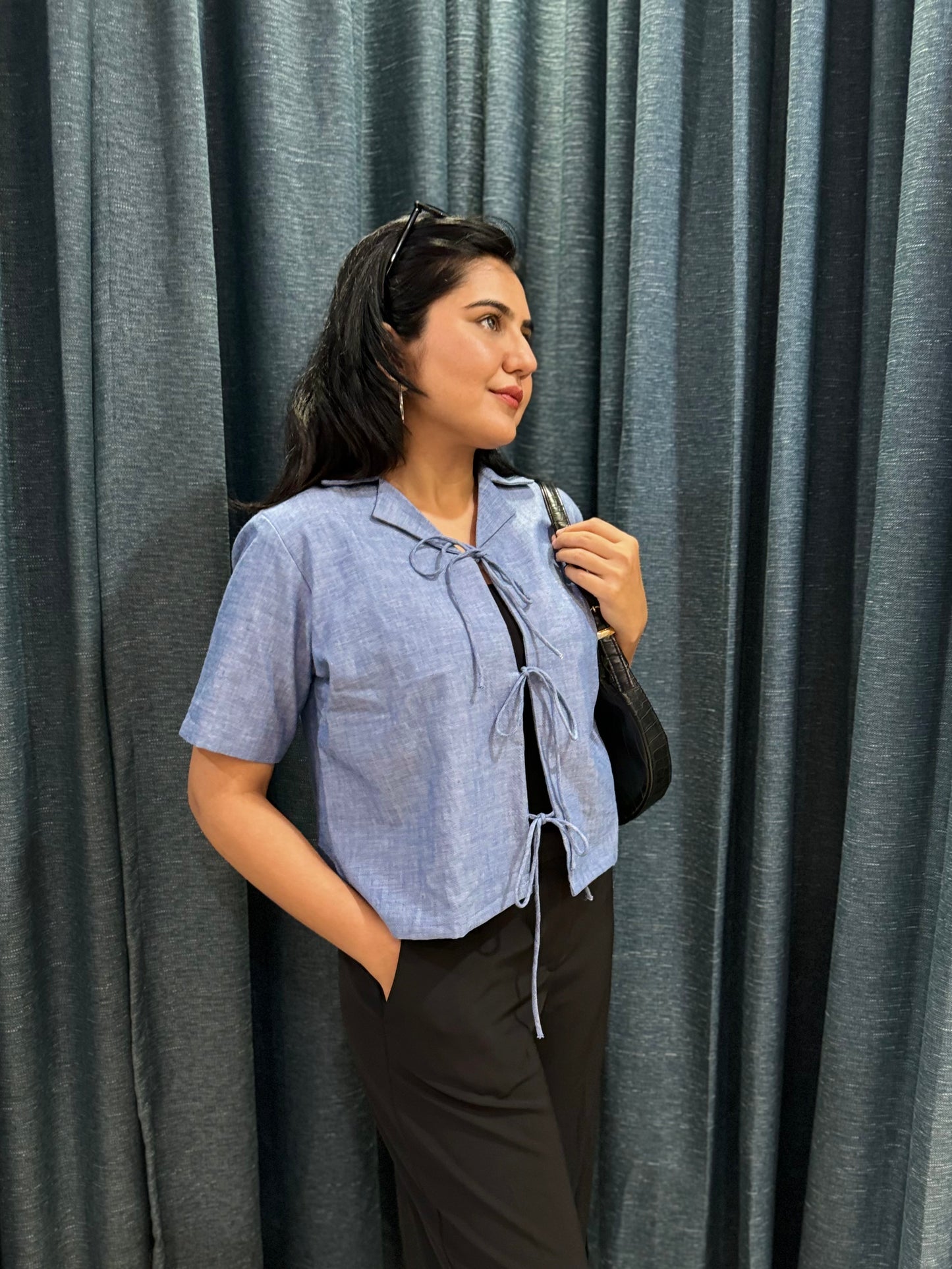 FRONT TIE AND KNOT TOP