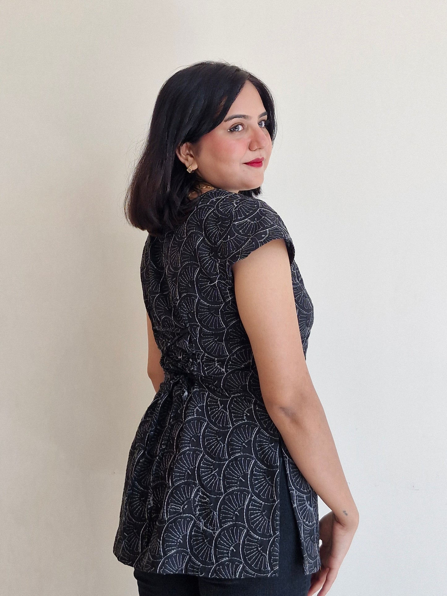 THE NOIR BLOOM KURTI