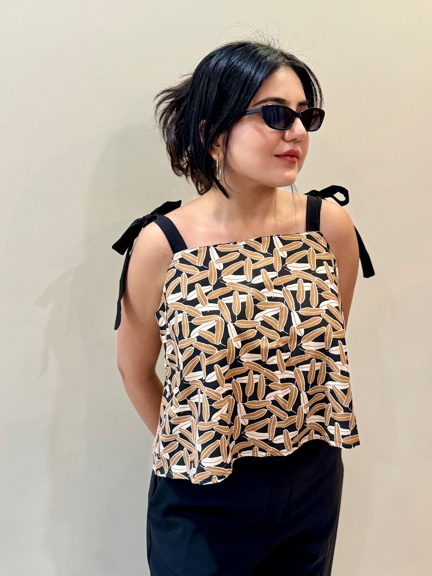 TIE UP SHOULDER STRAPS TOP