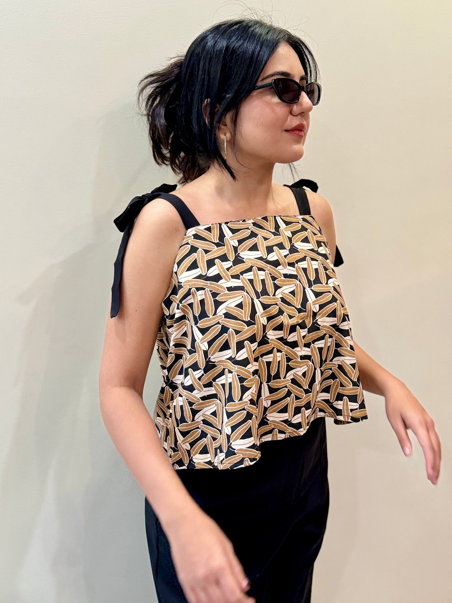 TIE UP SHOULDER STRAPS TOP