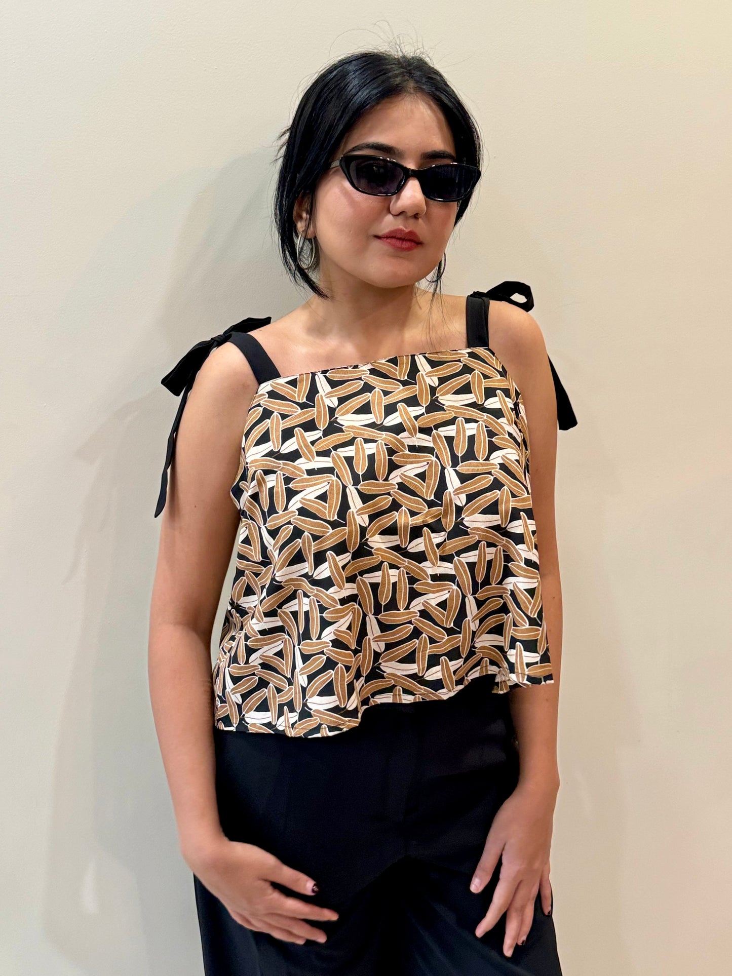 TIE UP SHOULDER STRAPS TOP